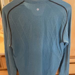 Lululemon Athletica Men’s long sleeve shirt